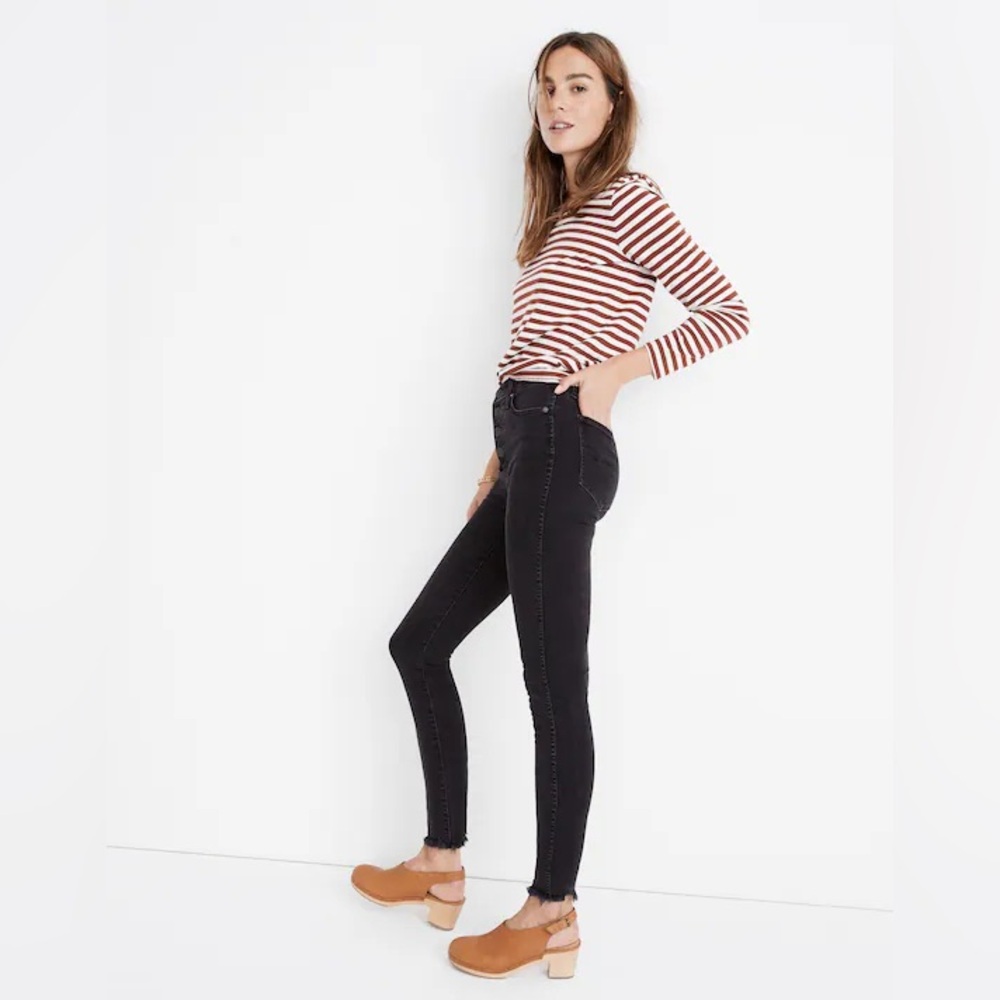Madewell 10" High-Rise Skinny Jeans in Berkeley Black: Button-Through Edition - Picture 4 of 12